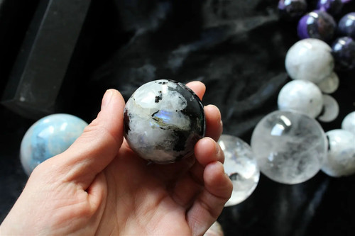 White labradorite sphere - 1,