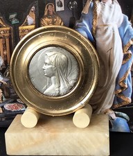 MÉDAILLON DE LA VIERGE