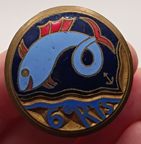 Insigne militaire émail - militaire, 6e