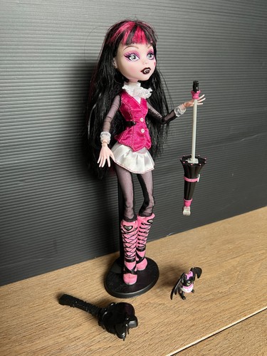 Poupée monster high - monster,