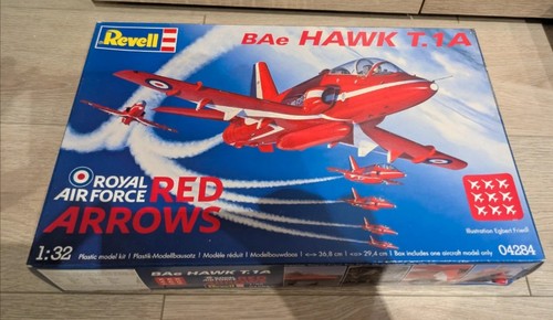 Revell bae hawk - revell, red