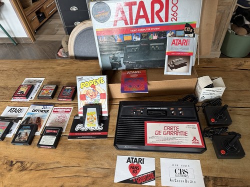 Atari 2600 console - de, salon