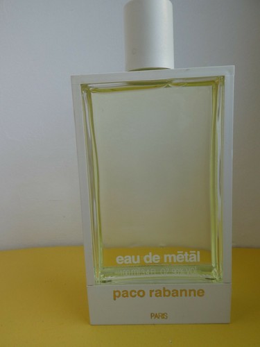 Ancien flacon factice -  , eau