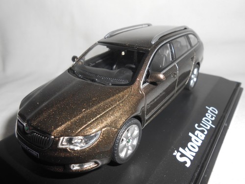 Skoda superb combi 43ème - combi, 1/43ème