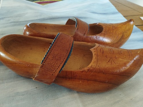 Anciens sabots bois vintage - en,