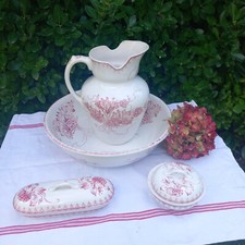 Ancien ensemble de Toilette
