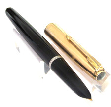 STYLO PLUME PARKER 51 A CARTOUCHE CAPUCHON PLAQUE OR COULEUR NOIR Q318
