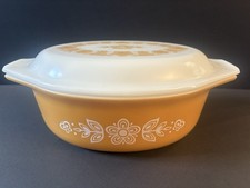 Vintage Pyrex Butterfly Gold Casserole Dish and Lid 1 1/5 Quart Covered Dish