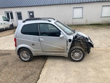 LIGIER XT00R VOITURE SANS PERMIS ACCIDENTEE AVANT DROIT
