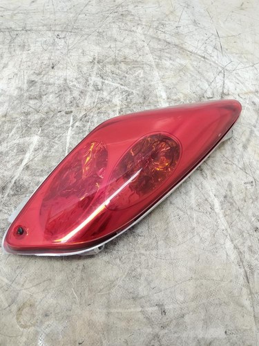 Right tail light for - right, yamaha