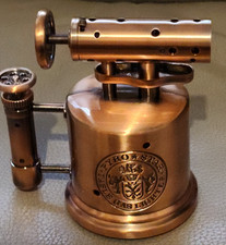 Briquet de Table, Forme