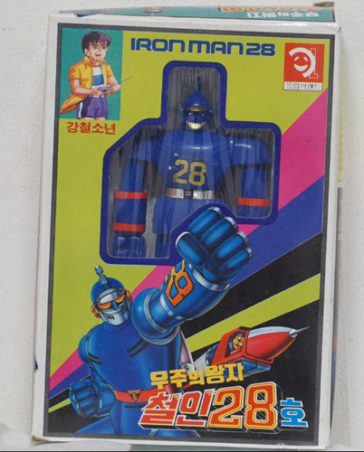Figurine robot géant coréen
