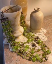 Collier perles verre soufflé vert et métalliques multi rangs ancien