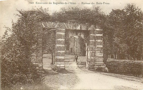 Ruins bois frou man - ruins,