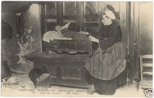 Cpa interieur breton - interieur, lit