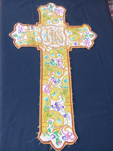 Broderie couvent chasuble - broderie,