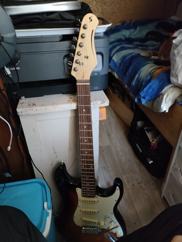 Guitare électrique stagg - électrique,