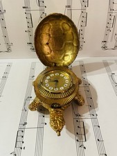 Horloge Tortue Vintage Dorée – Looping Swiss – 15 Jewels – Alarm 8 Days – Rare