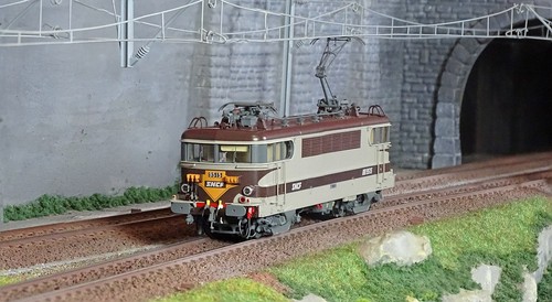 Models 10226 locomotive - ls,
