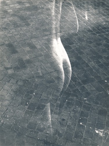 Photomontage aux pavés - photomontage, nu