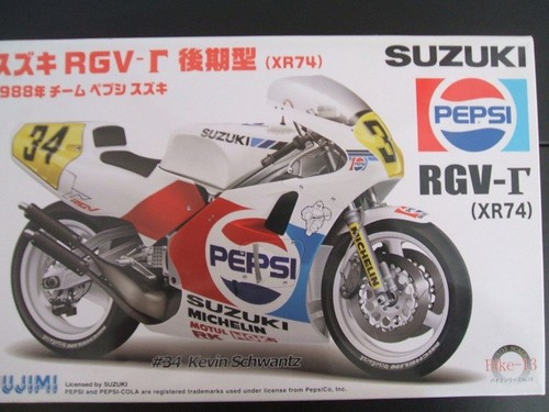 Maquette moto suzuki 500 - 1/12,