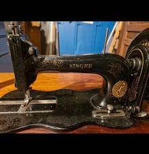 Machine à coudre Singer 27K