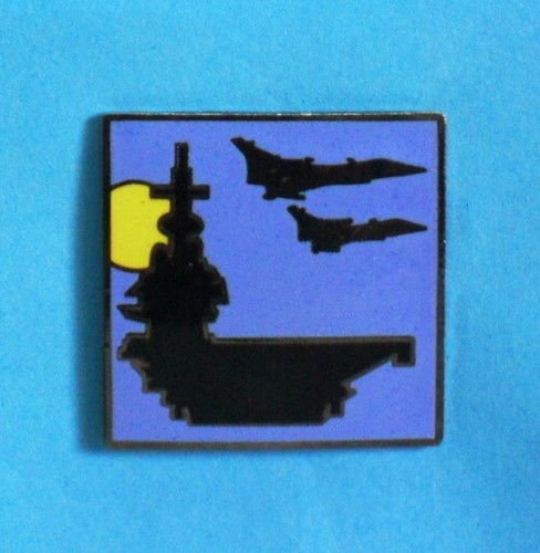 Pin porte avions - /,
