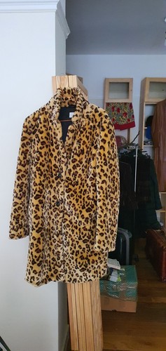 Manteau léopard neuf taille