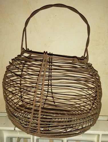 Ancien panier á oeufs - d5-,
