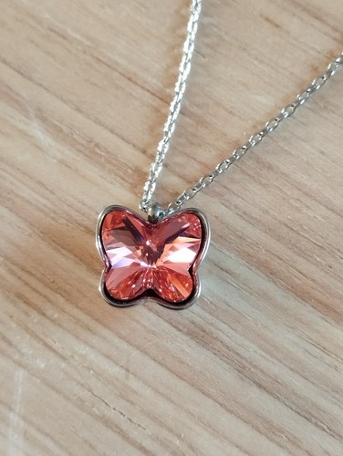 Collier papillon rose - 🦋,
