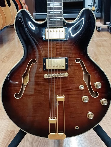 Sheraton sunburst - (epiphone),