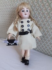 Vêtement  de    poupée