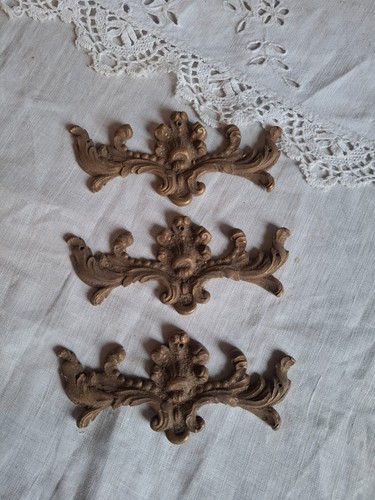 Anciennes decorations meuble - 3,