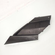 Cache latéral droit origine