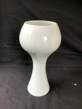 Vase Blanc Antique Herend. Marqué En Bas