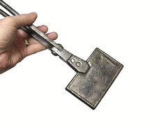 Art Populaire: Gaufrier jouet