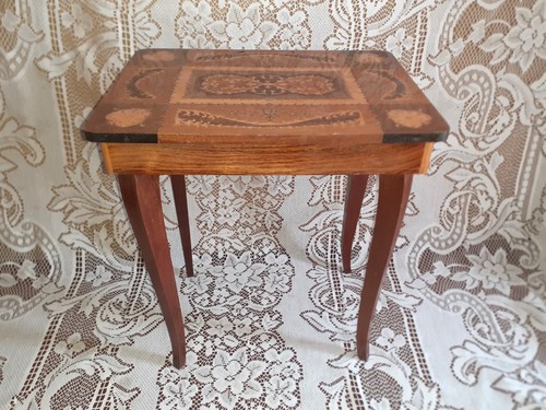 Table appoint musicale - table,