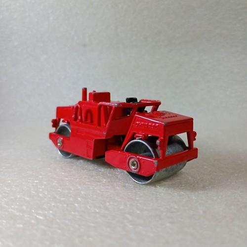 Tomica dynapac compactor red - tomica,