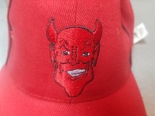 OFFICIEL CASQUETTE ROUGE