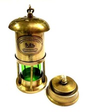 Ancienne lampe à pétrole de