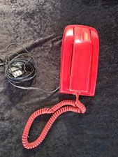 ANCIEN TELEPHONE MURAL ROUGE