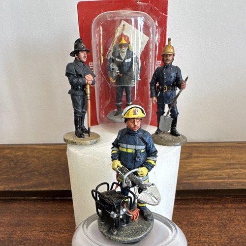 Lot 4 figurines - n.4,