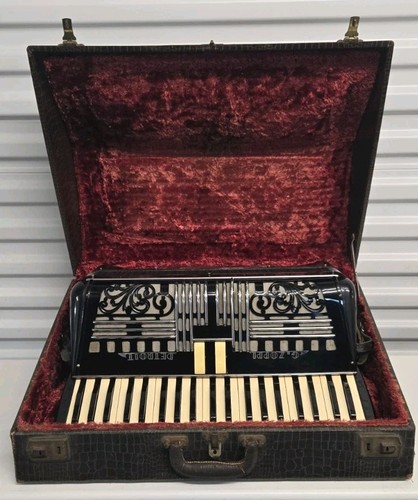 Vintage gus zoppi accordion - gus,