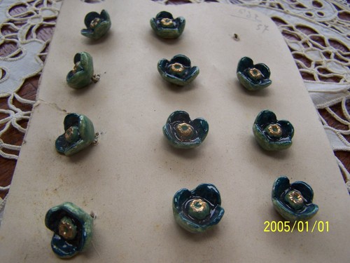 Lot boutons anciens en - 11,