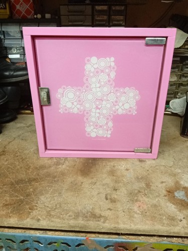 Petite armoire pharmacie - armoire, a