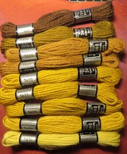 ECHEVETTES LAINE COLBERT DMC pour TAPISSERIE 8m LOT de 9 échevettes tons OCRE