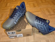 Chaussures de football neuves