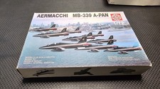 Maquette avion aermacchi MB