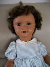 Jolie  poupée BELLA CAPI