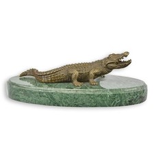 Sculpture Crocodile en bronze sur un socle en marbre verte Signée